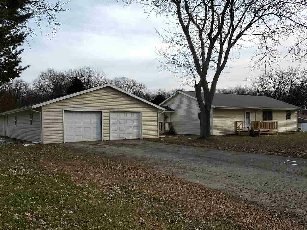 Property Photo:  1001 South West St  WI 53511 