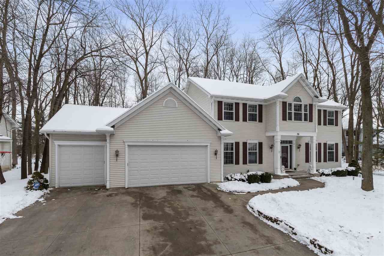Property Photo:  70 Brentwood Lane  WI 54915-7217 