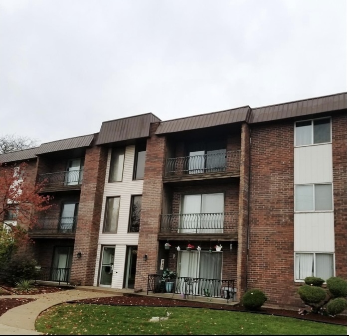 17701 Park Boulevard 304  Lansing IL 60476 photo