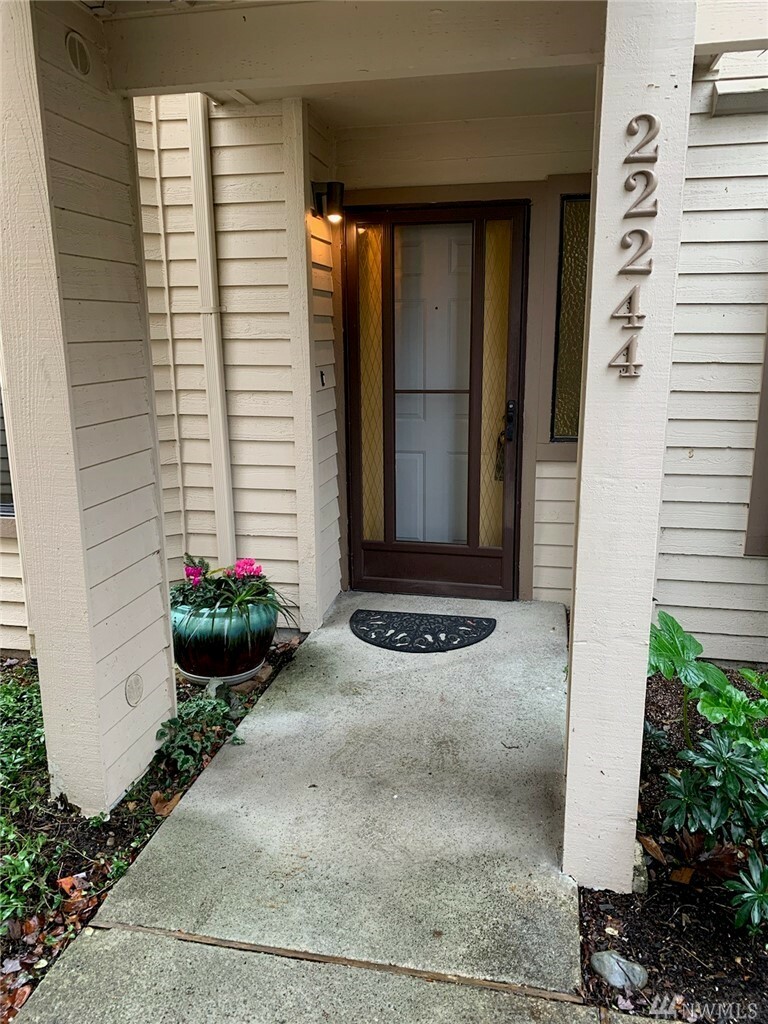 Property Photo:  22244 SE 42nd Lane 1058  WA 98029 