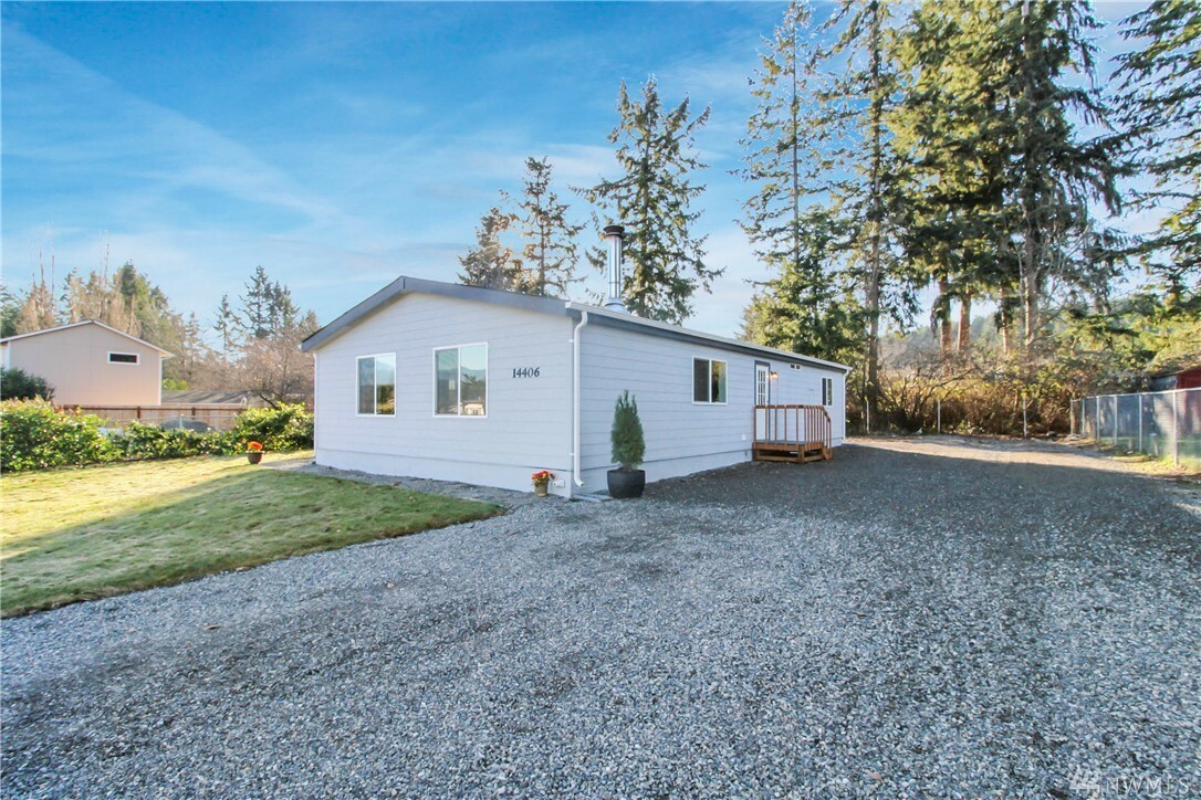 Property Photo:  14406 Greenbelt Dr E  WA 98391 