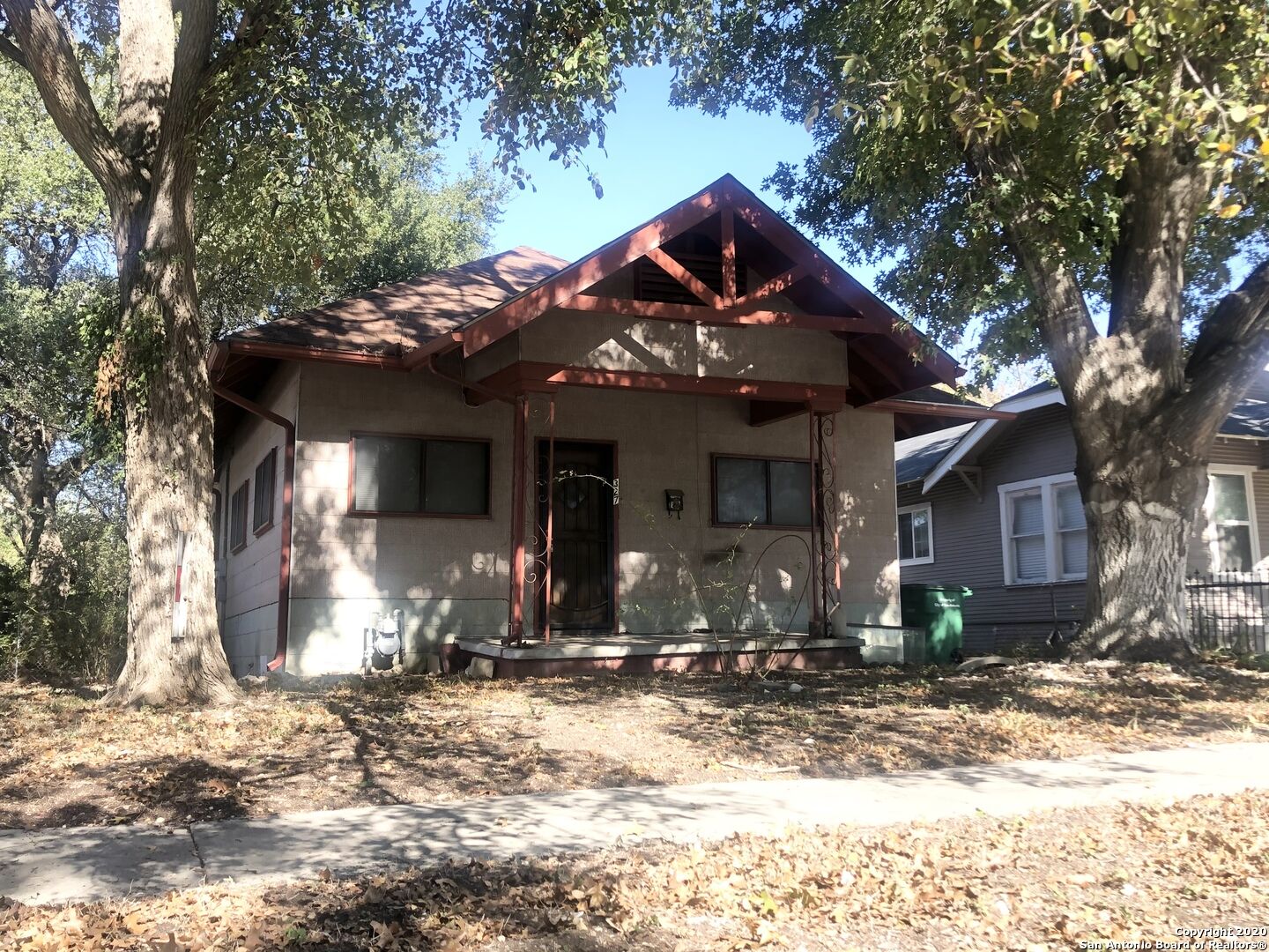 Property Photo:  327 E Whittier St  TX 78210 