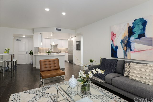 Property Photo:  657 Walnut Street 425  CA 94070 