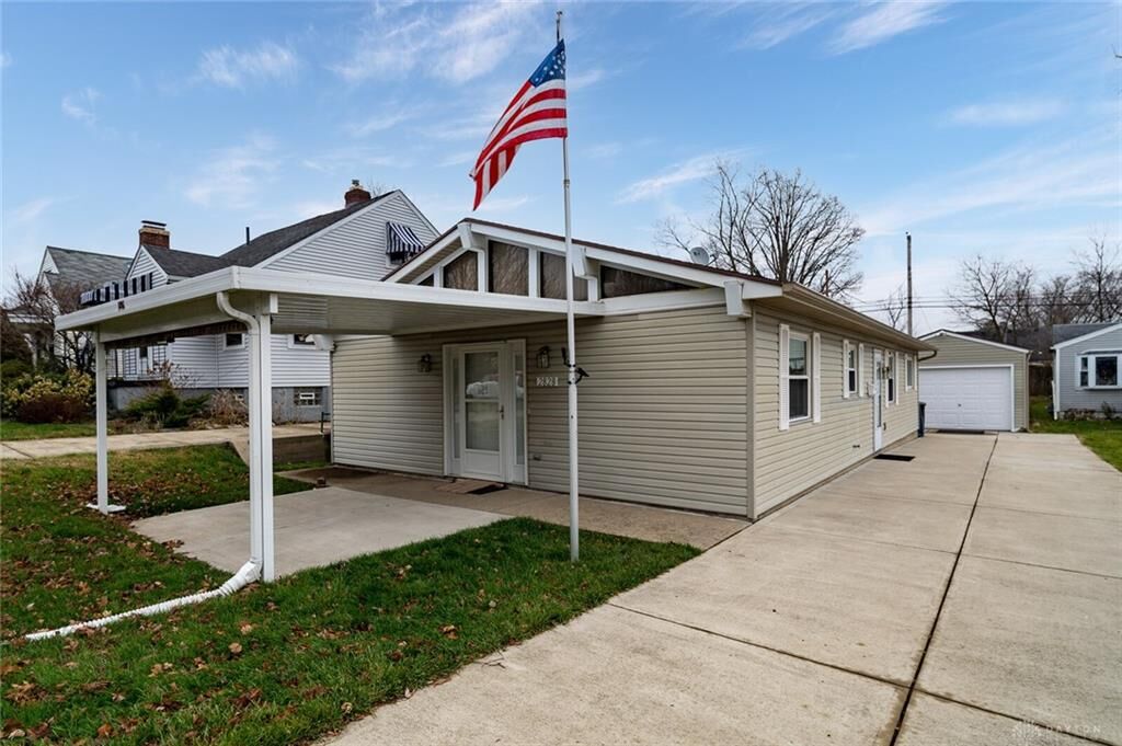 Property Photo: 2828 Ferncliff Avenue OH 45420