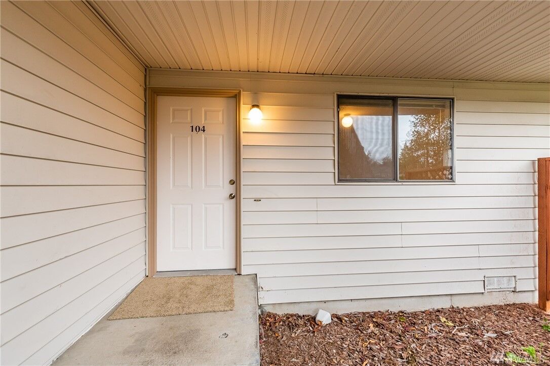 Property Photo: 325 NE Kettle St 104 WA 98277