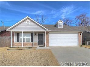 Property Photo:  15 E Fairlane Court  OK 74066 
