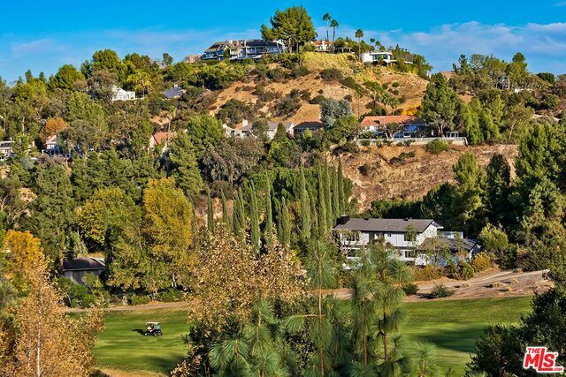 Property Photo:  3988 Ellenita Ave  CA 91356 