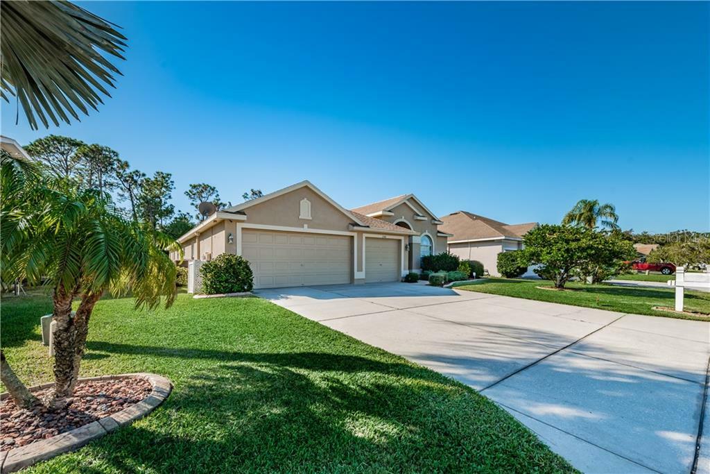 Property Photo:  2341 Wood Pointe Drive  FL 34691 