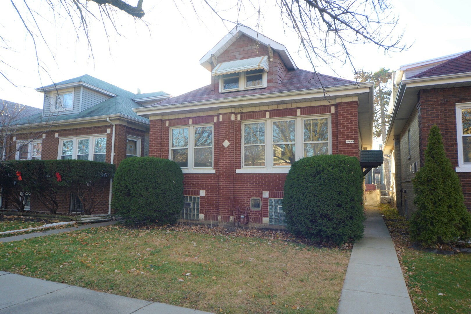 Property Photo:  5055 W Nelson Street  IL 60641 