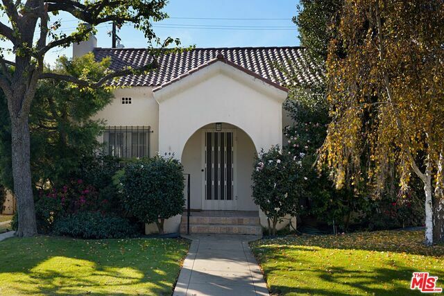 Property Photo:  446 Lincoln Blvd  CA 90402 