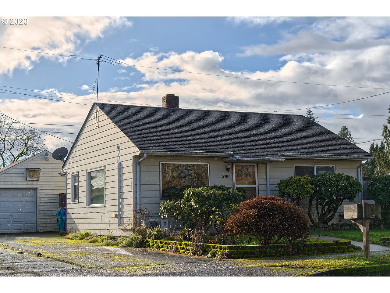Property Photo:  2903 E 27th St  WA 98661 