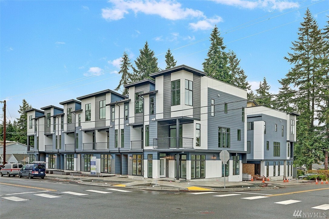 Property Photo: 5750 230th St SW B WA 98043