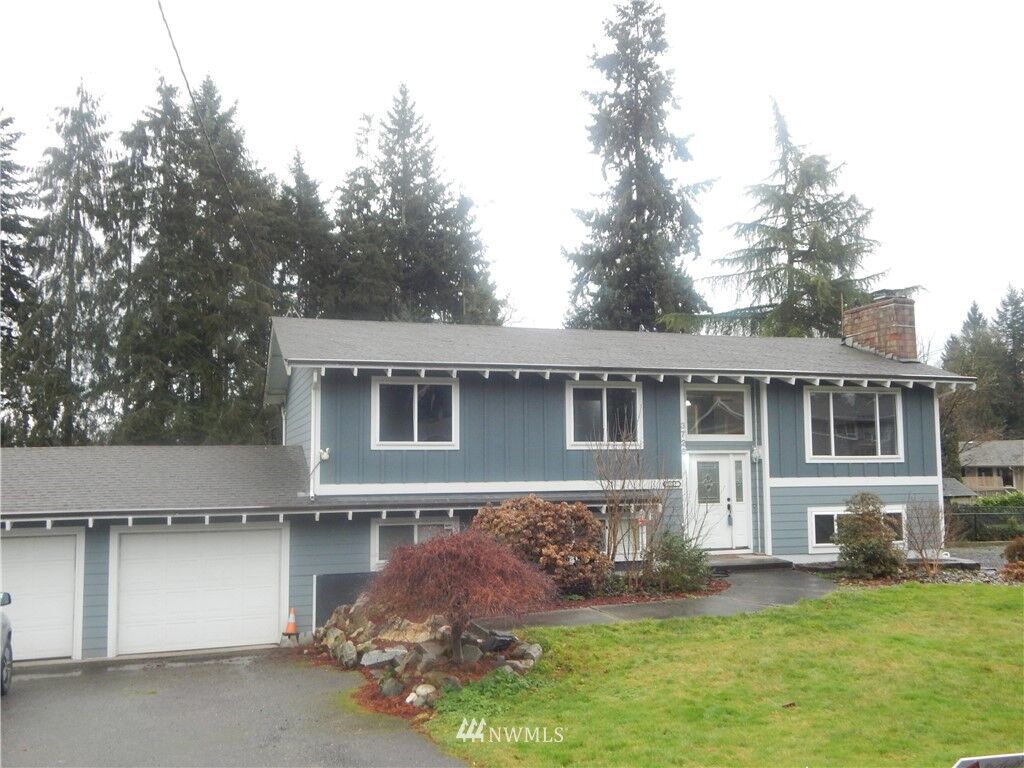 Property Photo:  3725 101st Avenue SE  WA 98258 