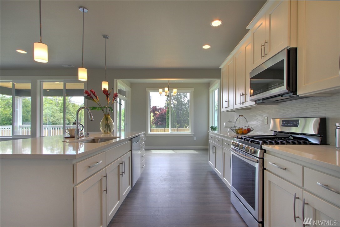 Property Photo: 3312 Creswell Rd 10 WA 98290