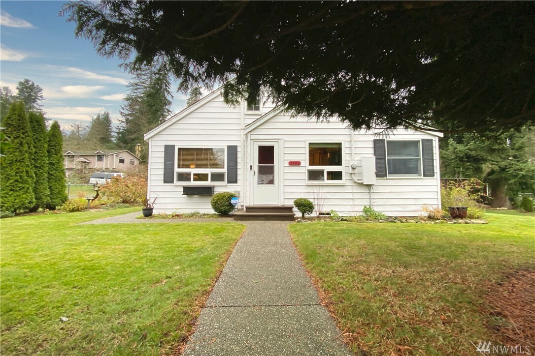 Property Photo:  2402 E Cedar St  WA 98366 