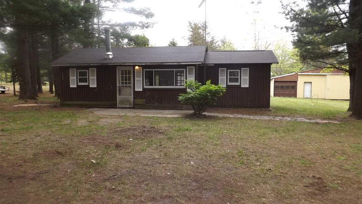2033 Charles Dr  Harrison MI 48625 photo