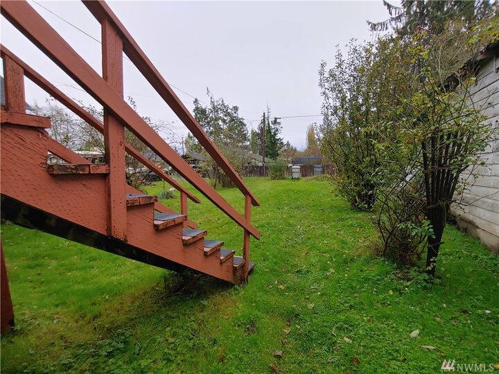 Property Photo:  817 W Perry St  WA 98520 