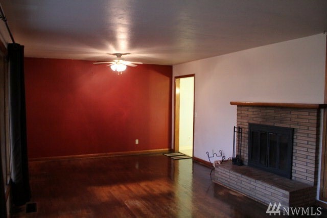 Property Photo:  1613 Modoc St  WA 99362 