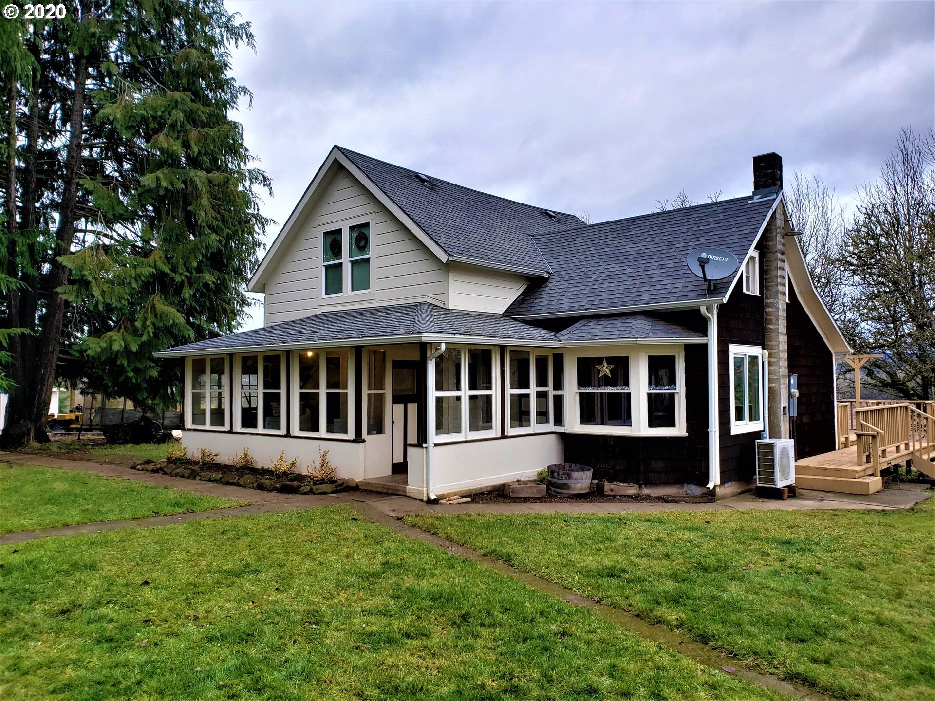 Property Photo: 33000 SW Savage Rd OR 97378