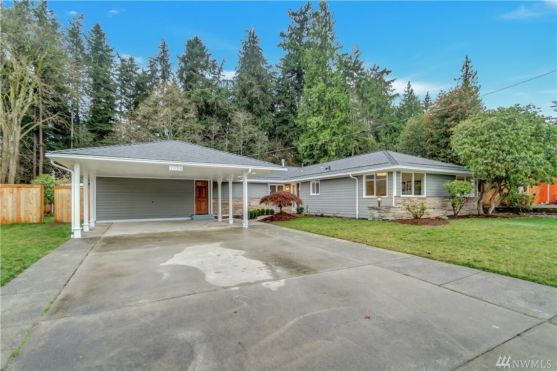 Property Photo: 11108 239th Place SW WA 98020