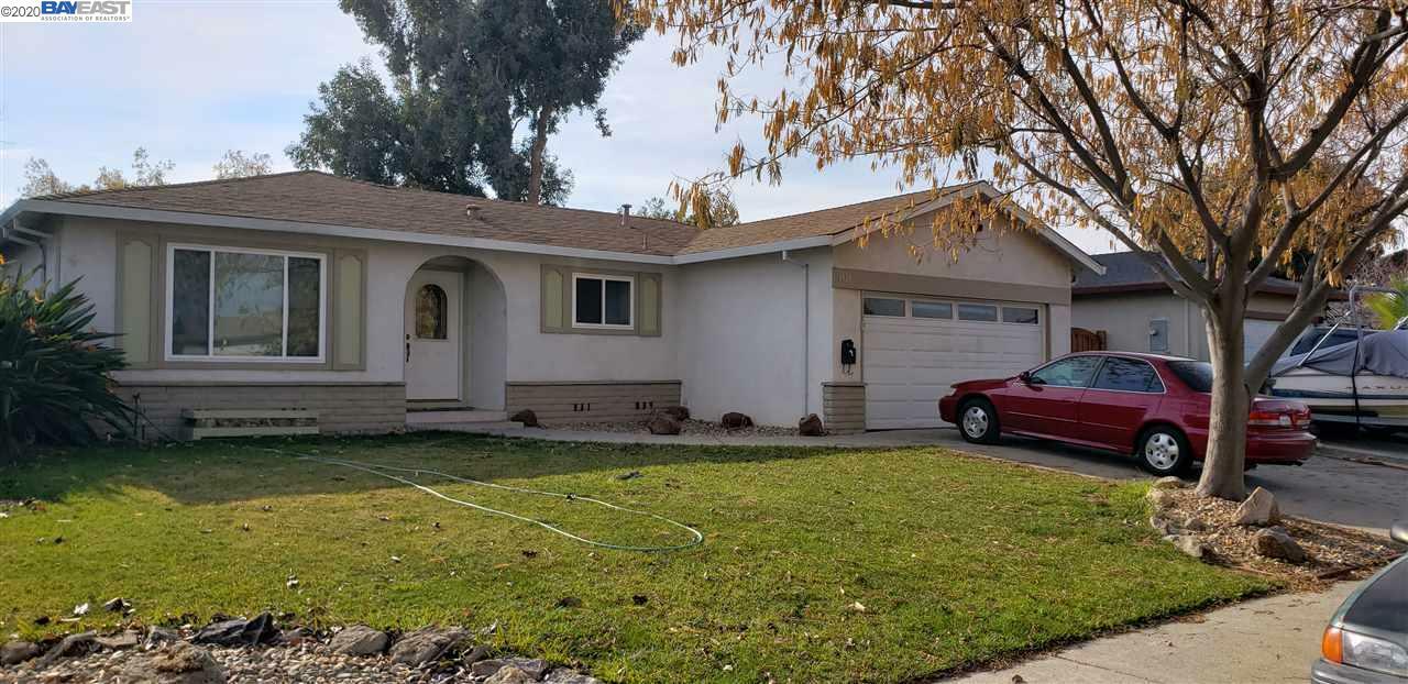 Property Photo:  1321 W 18th St  CA 94509 