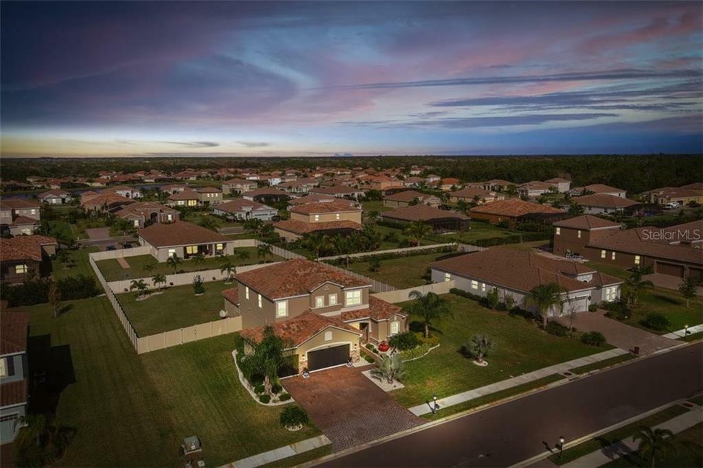 Property Photo: 16617 7th Avenue E FL 34212