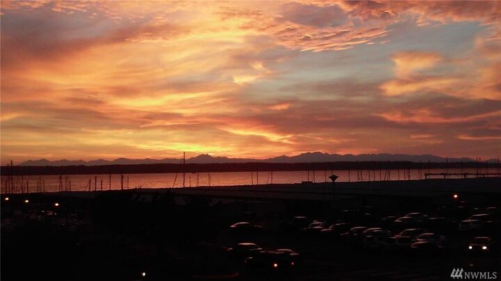 Property Photo: 601 S 227th St 305N WA 98198