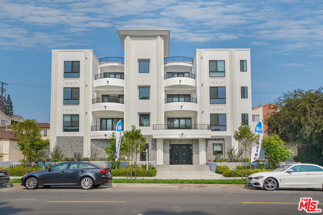 Property Photo: 1832 S Barrington Ave 301 CA 90025