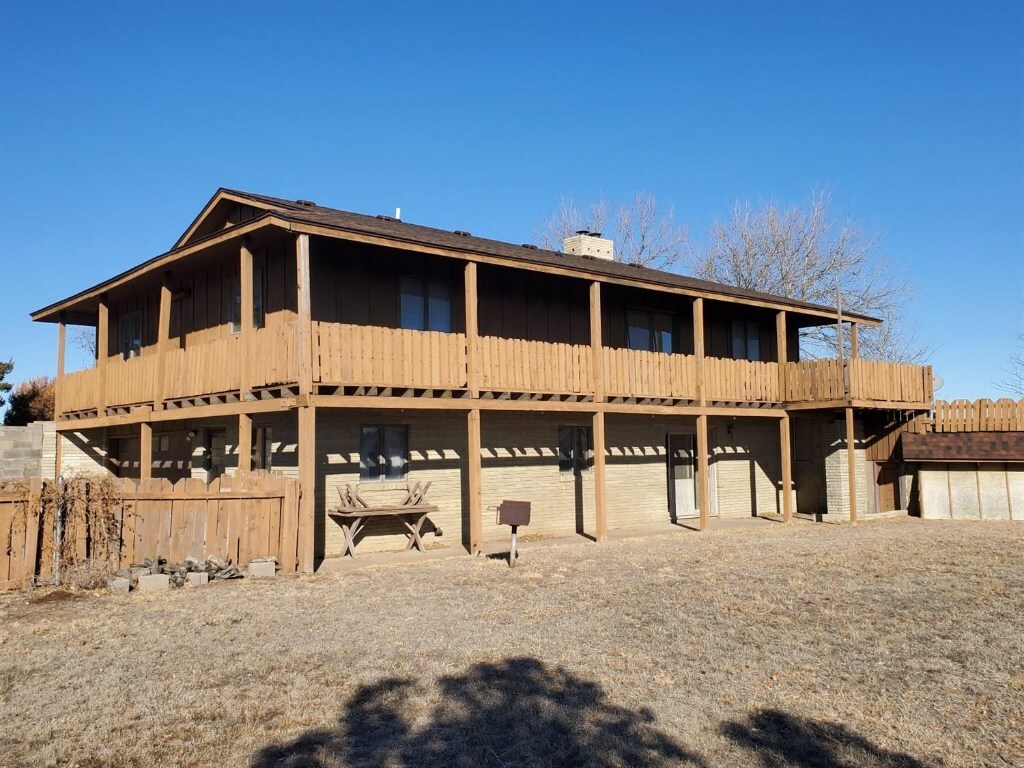 Property Photo:  870 South Yucca Path  KS 67846 