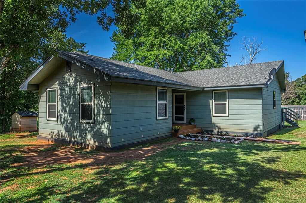 Property Photo: 4624 E Waterloo Valley Drive OK 73007