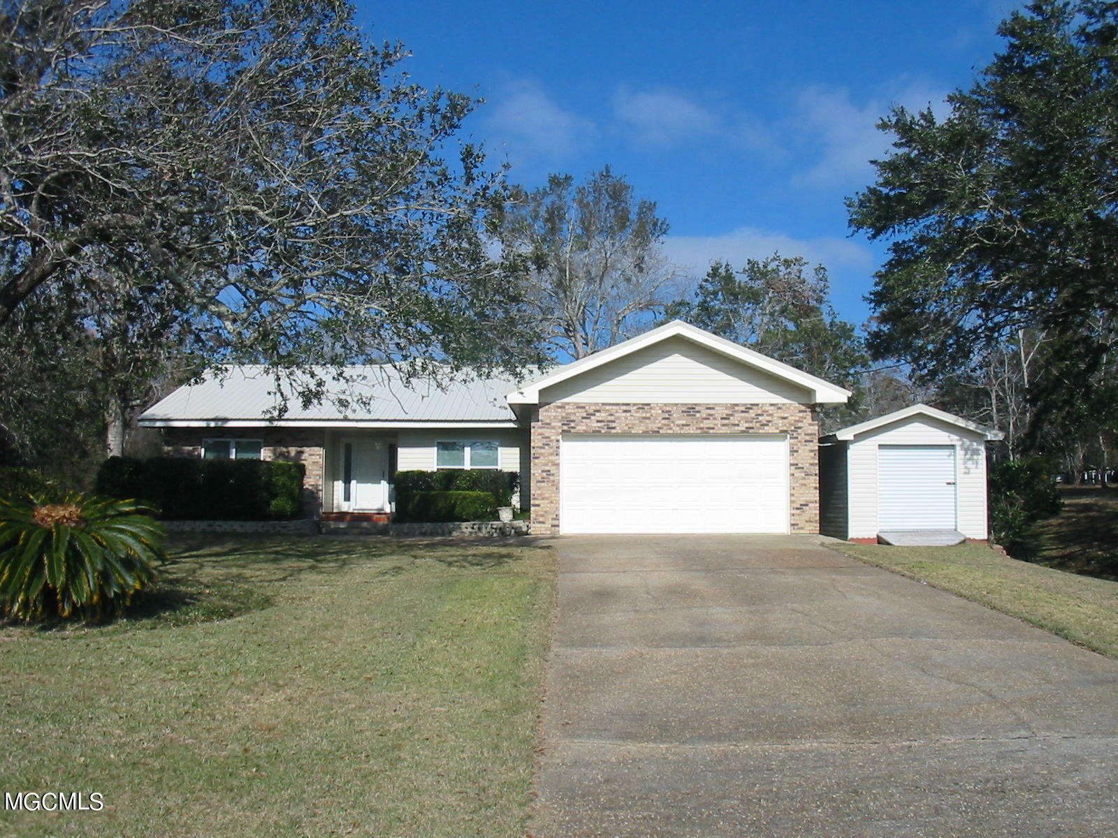 Property Photo:  67175 Diamondhead Drive  MS 39525 