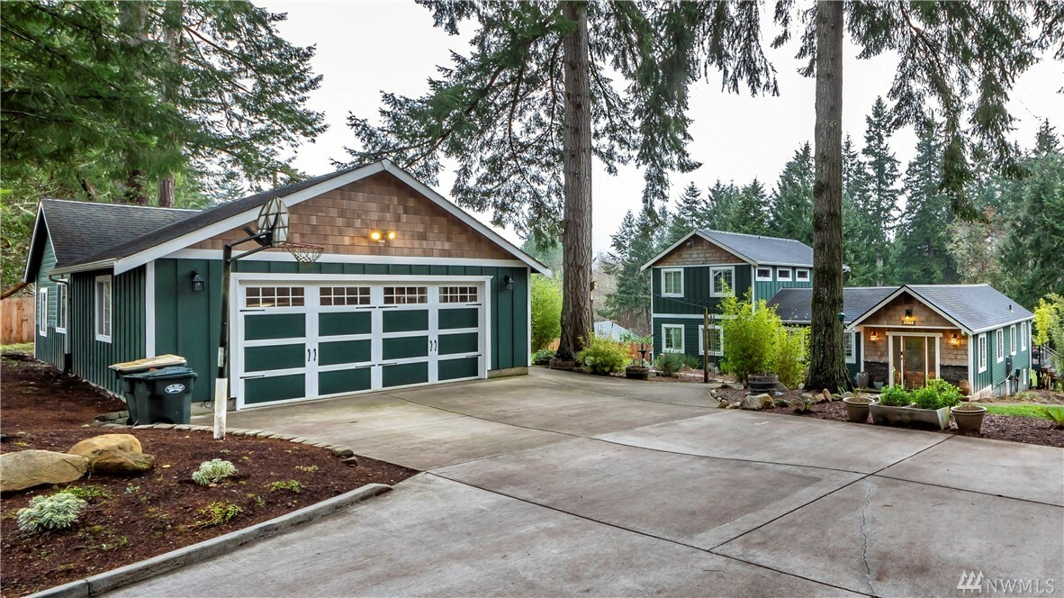 Property Photo:  5508 Oyster Bay Rd NW  WA 98502 