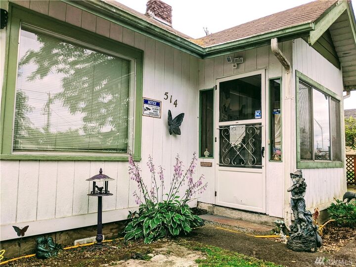 Property Photo:  514 N Maple St  WA 98520 