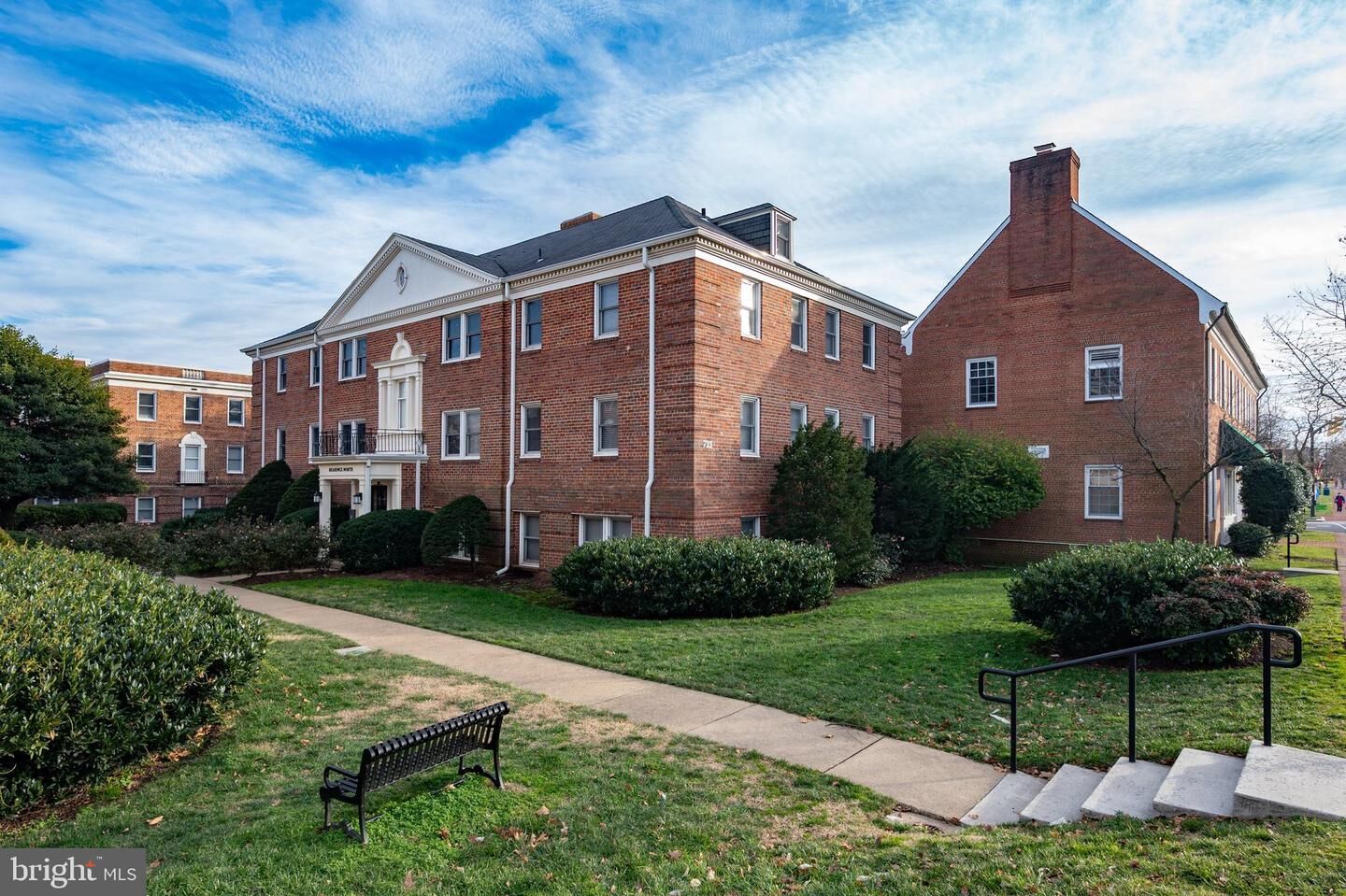 Property Photo:  722 S Washington Street 201  VA 22314 