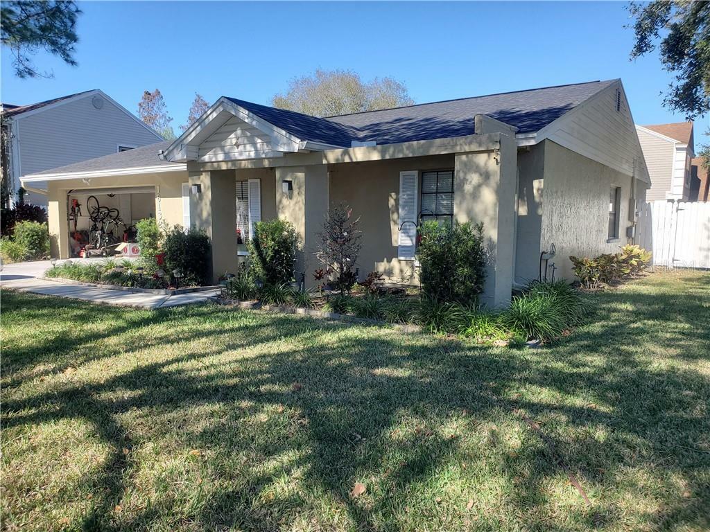 Property Photo:  16132 Country Crossing Drive  FL 33624 