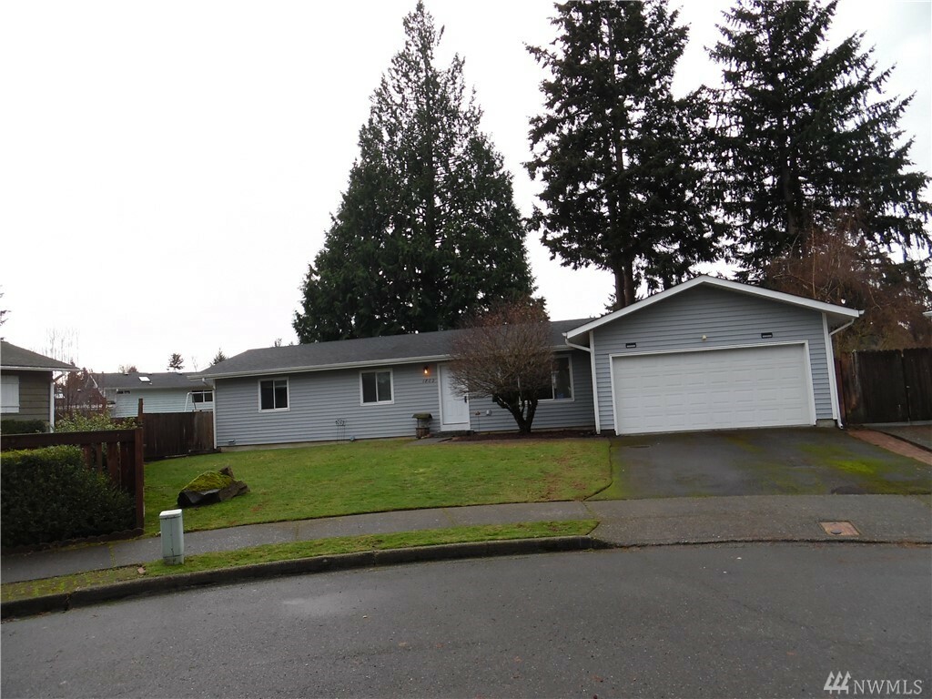 Property Photo:  1802 35th St SE  WA 98002 