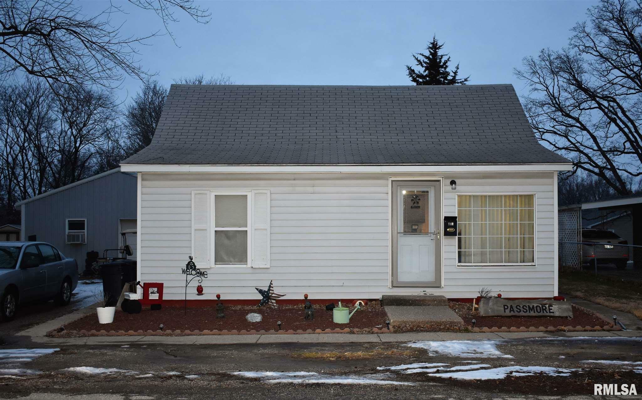 Property Photo:  714 W Avenue F  IL 61542 