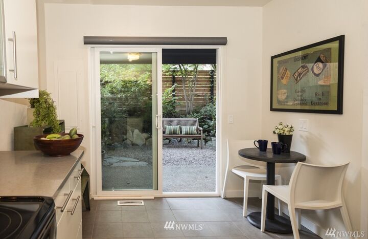 Property Photo: 216 26th Ave E A WA 98122