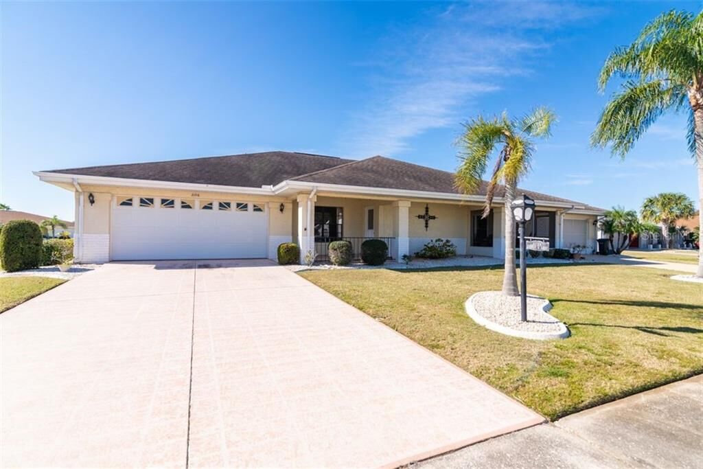Property Photo: 2106 Meadowlark Lane FL 33573