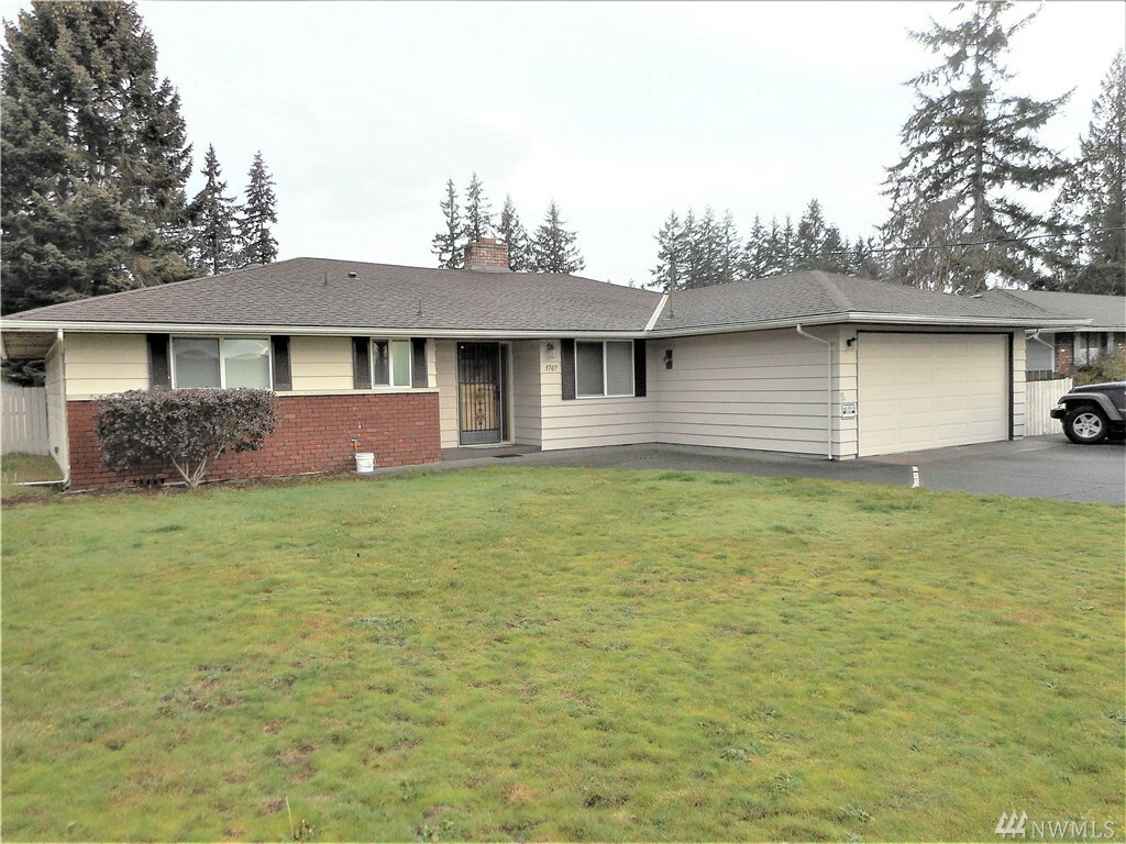 Property Photo:  3707 176 Th Place NE  WA 98223 