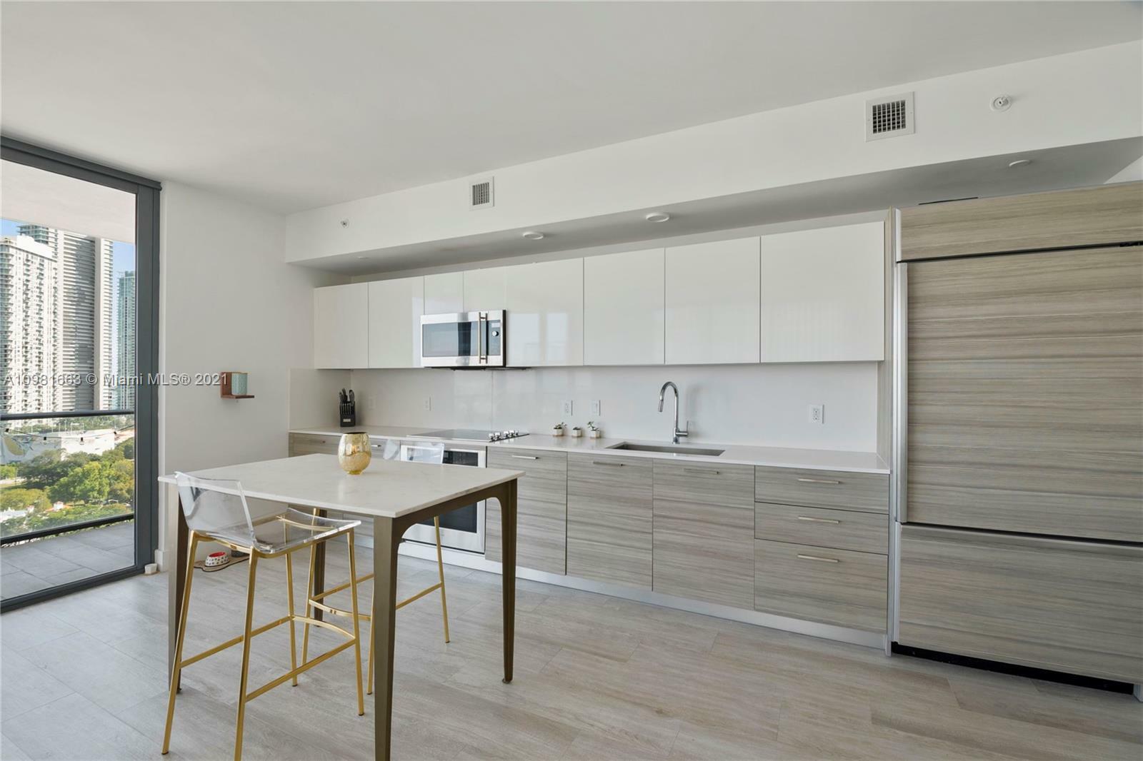 Property Photo: 121 NE 34th St 1208 FL 33137