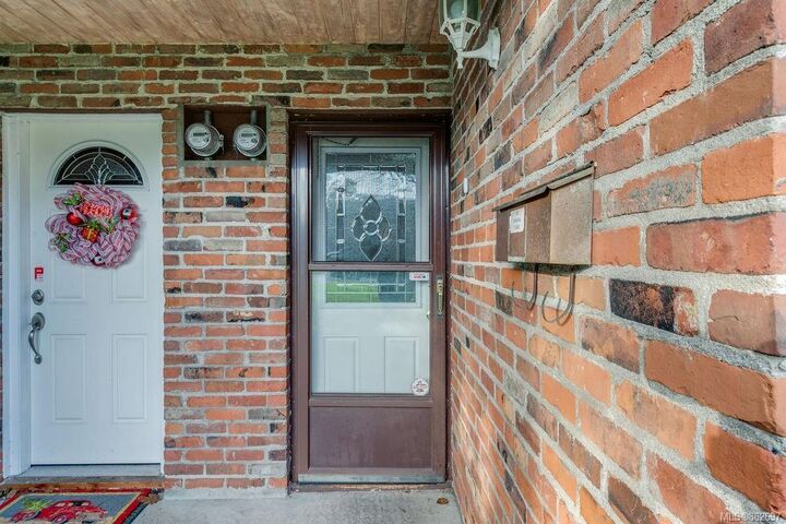 Property Photo: 850 Old Esquimalt Rd BC V9A 4X1