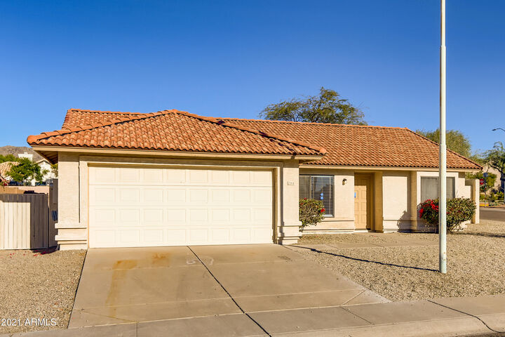 Property Photo: 2744 E Dry Creek Road AZ 85048