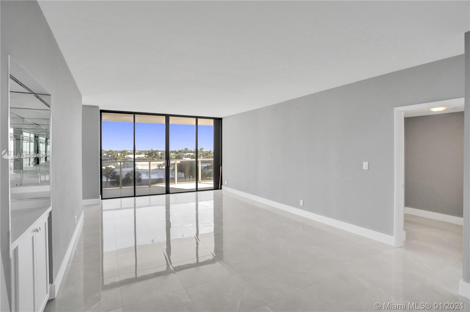 Property Photo: 20281 E Country Club Dr 306 FL 33180