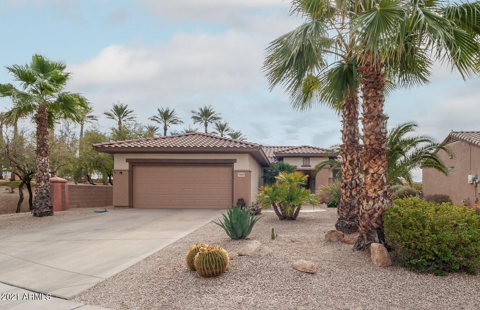 Property Photo: 16405 W Peppertree Court AZ 85387