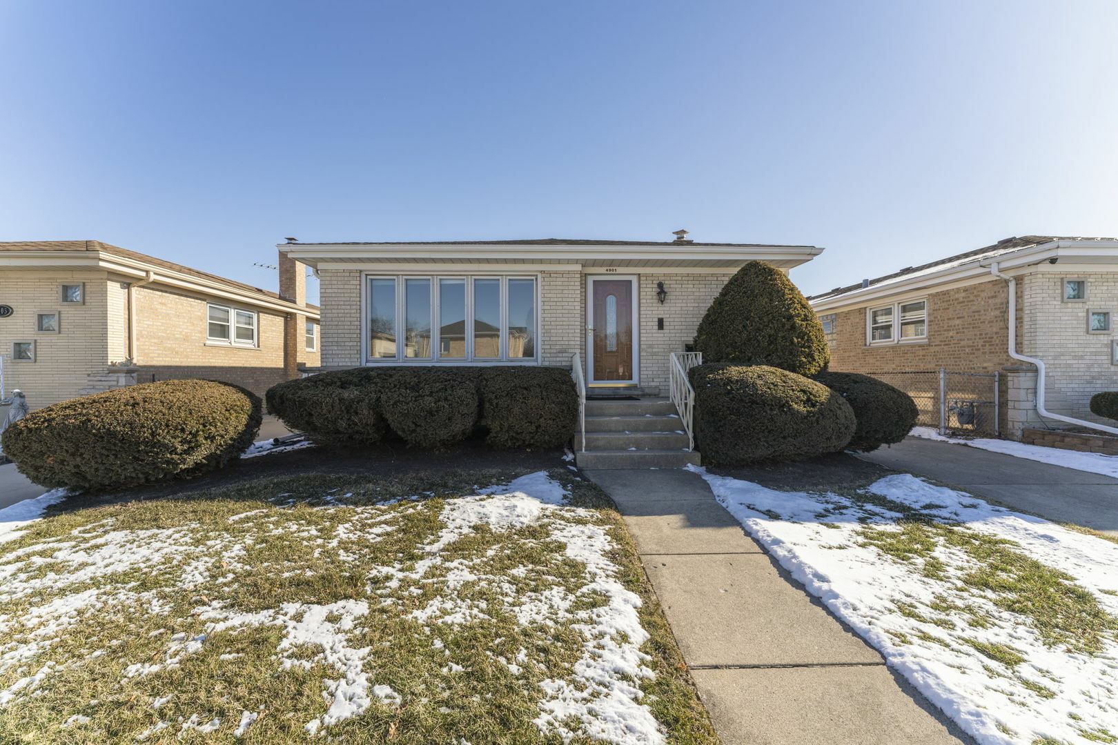 Property Photo: 4901 N Leonard Drive IL 60706