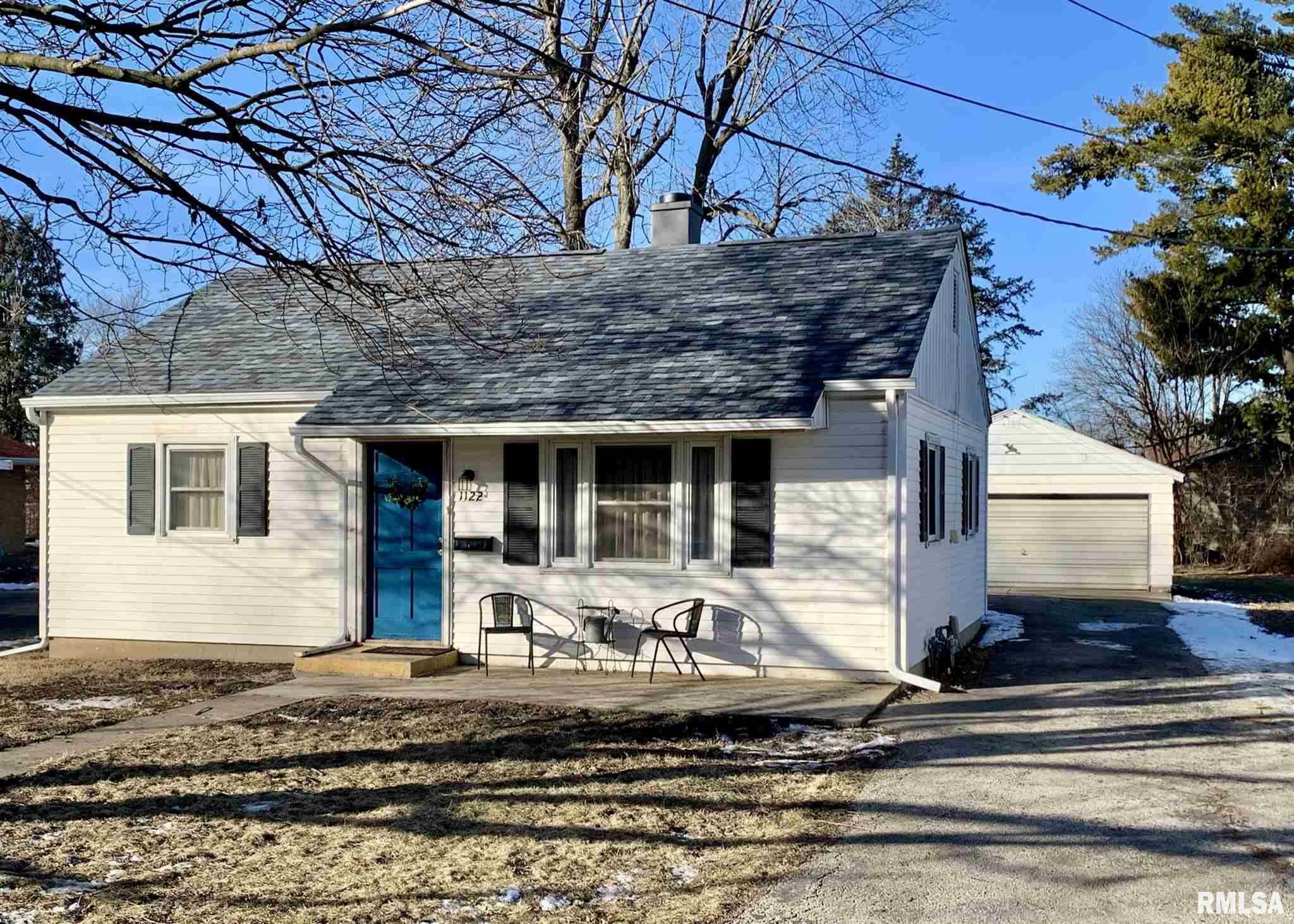 Property Photo:  1122 Huber  IL 61401 