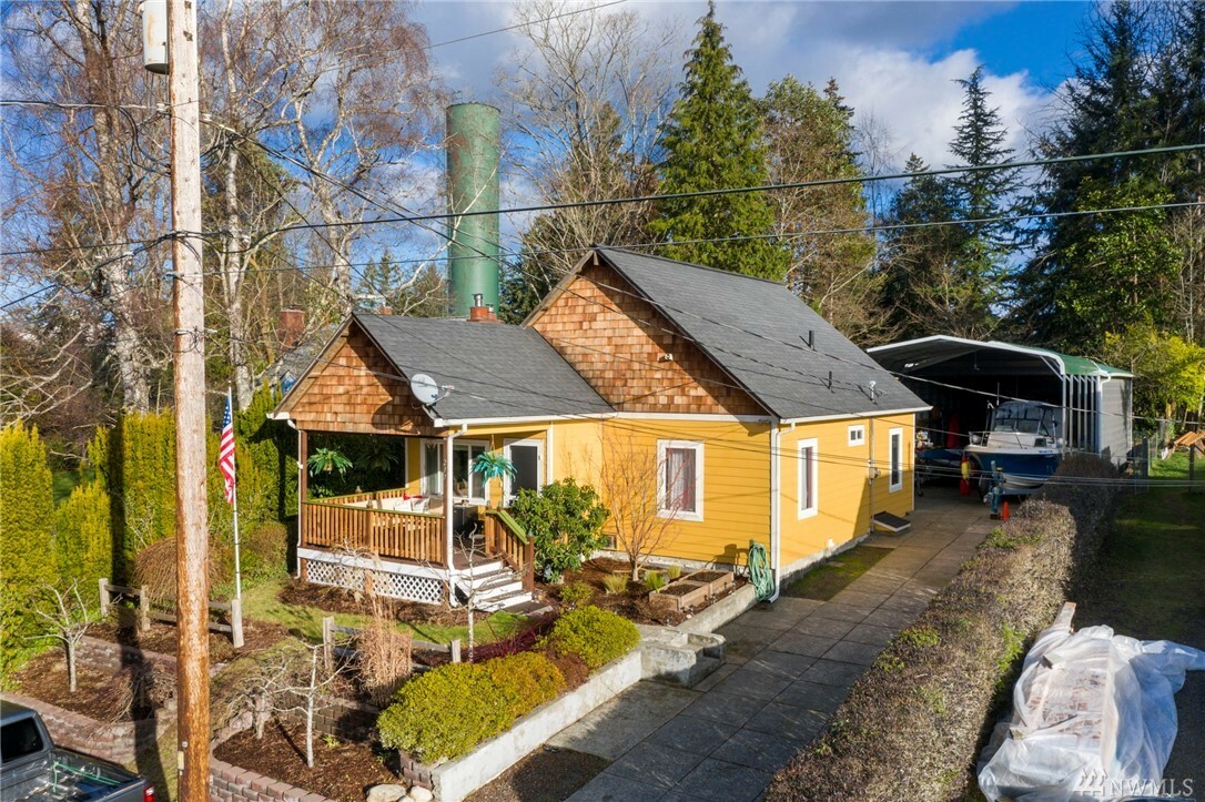 Property Photo:  217 Tracy Ave S  WA 98366 