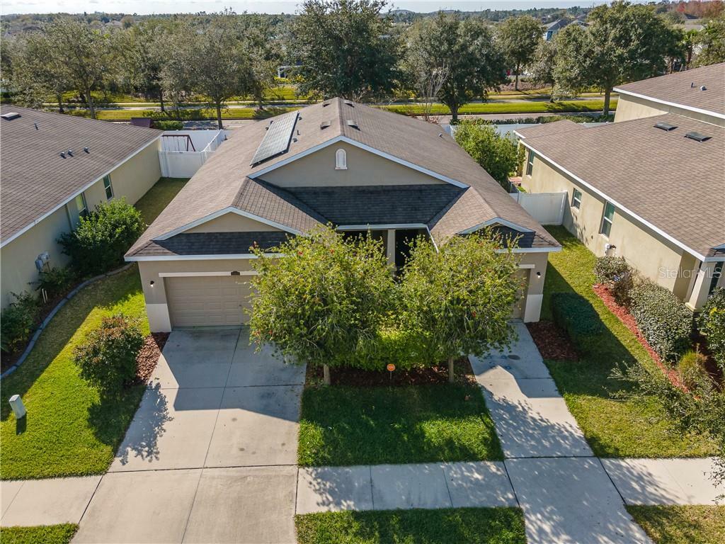 Property Photo:  12422 Fairlawn Drive  FL 33579 