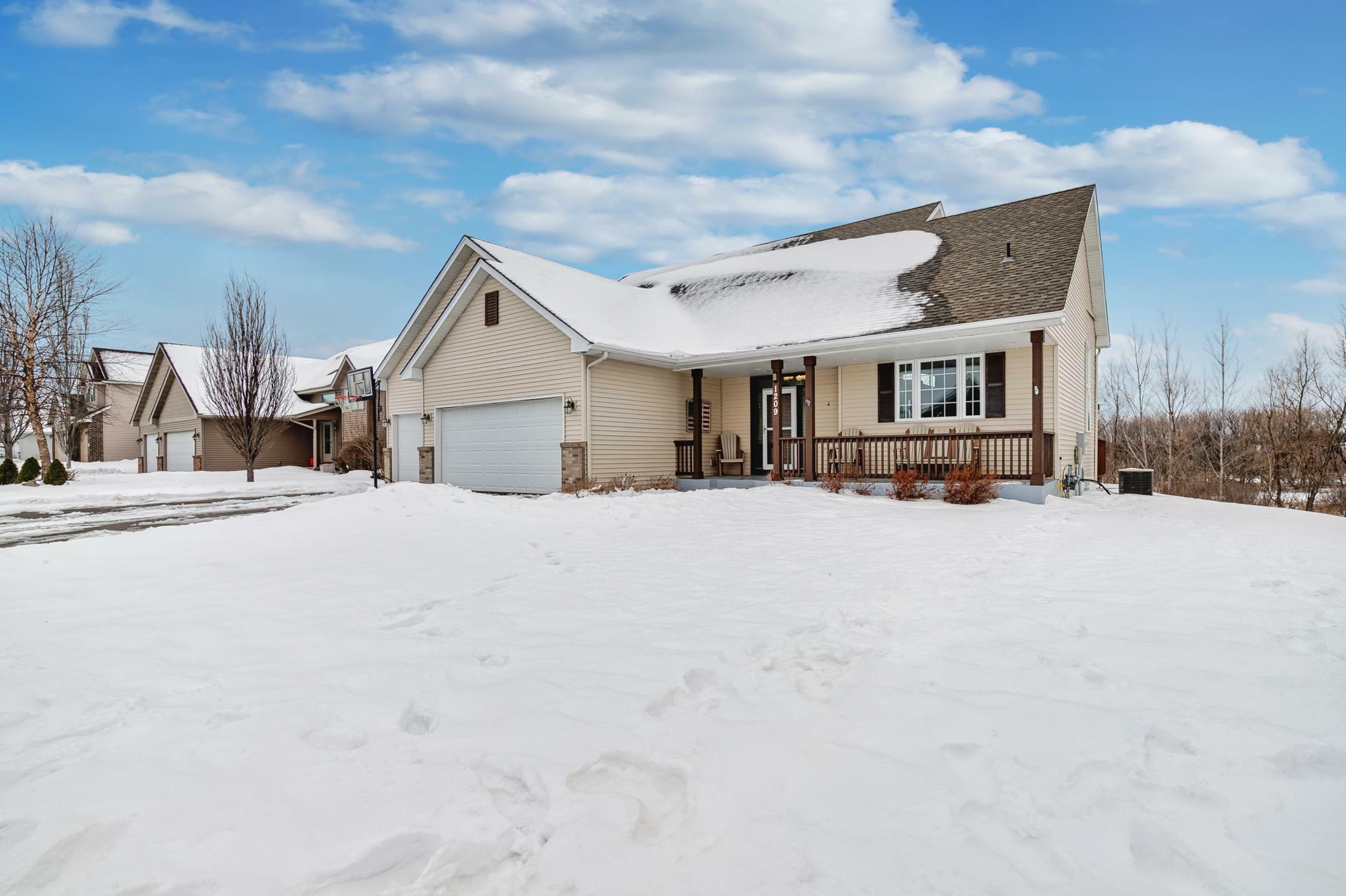 Property Photo:  1209 Glen View Drive SE  MN 55046 